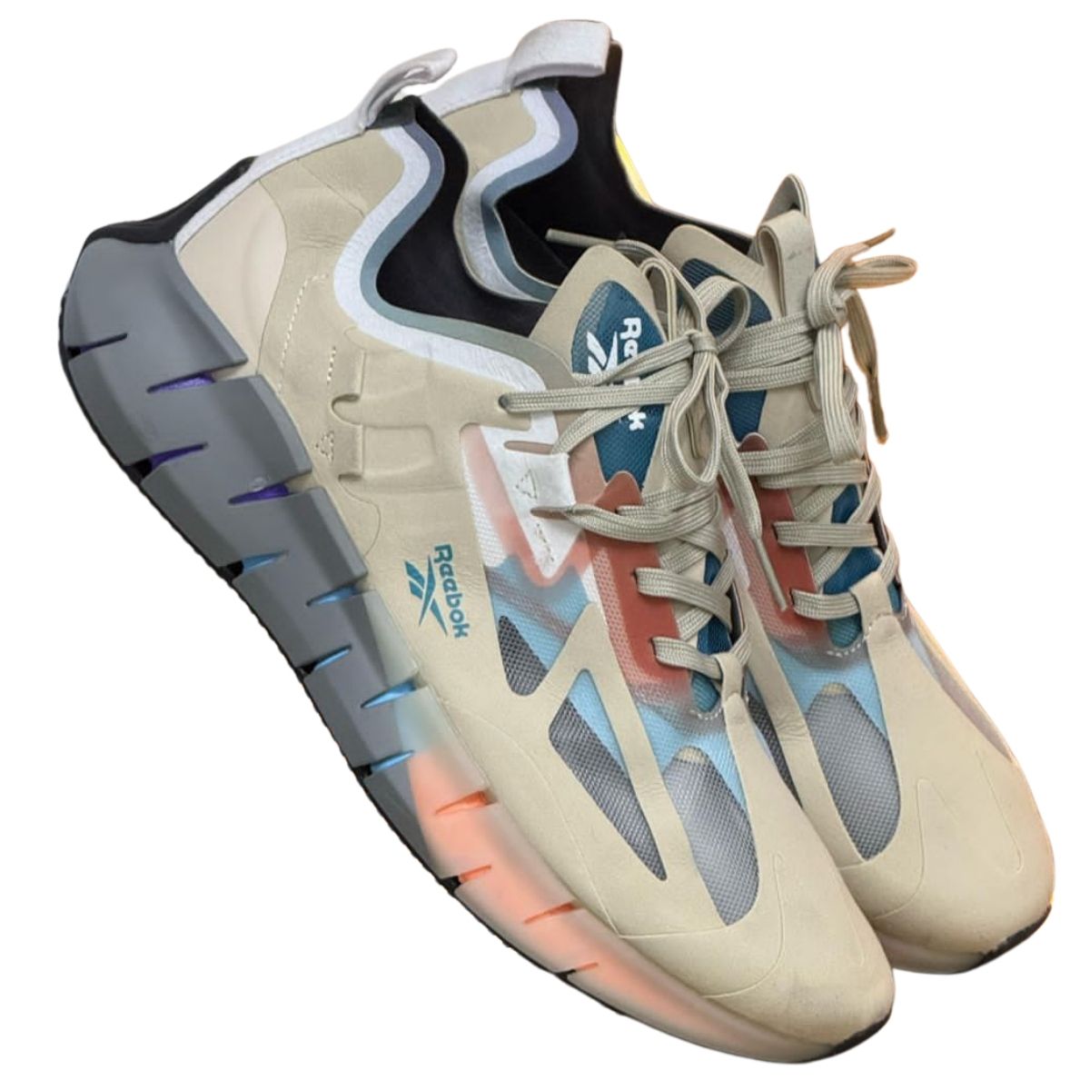 Comprar Tenis Reebok Zig Kinetica Hombre 2025 Si buscas comprar Tenis Reebok Zig Kinetica Hombre, estás en el lugar correcto. En Onlineshoppingcenterg te explicamos todo lo que necesitas saber antes de comprar: tallas, colores, precios, ofertas y diferencias con otros modelos.  ¿Por qué comprar los Reebok Zig Kinetica Hombre? Los Reebok Zig Kinetica son tenis para correr con tecnología Zig Energy Bands, que dan amortiguación y rebote superior. Ideales para: ✔ Running (carrera diaria o largas distancias). ✔ Entrenamiento (cross-training, gym). ✔ Uso casual (por su diseño moderno).  ¿Qué talla debo elegir? (Guía de tallas) Los Zig Kinetica tienen un ajuste true to size (talla real). Si usas talla 10 en Nike, pide la misma en Reebok. Si tienes el pie ancho, sube media talla.   Tallas disponibles en Onlineshoppingcenterg:  Reebok Zig Kinetica hombre talla 10 (y todas las tallas del 6 al 13).  ¿Qué colores hay disponibles? Los modelos más buscados son:  Negro (clásico y versátil).  Blanco/Rojo (estilo deportivo).  Gris/Verde (edición urbana).  Edición limitada (colores exclusivos).  Reebok Zig Kinetica vs Nike Air Max: ¿Cuál es mejor? Característica	Reebok Zig Kinetica	Nike Air Max Amortiguación	Zig Energy (más rebote)	Air Max (suave) Precio	Más económico	Más caro Diseño	Moderno/deportivo	Clásico Uso recomendado	Running/gym	Casual/caminata Opiniones de los Reebok Zig Kinetica  ✔ 4.7/5 estrellas (basado en +500 reseñas).  ✔ Lo que AMAN los clientes: ✔ Cómodos para correr. ✔ Ligeros y con buen soporte. ✔ Diseño llamativo.  ¿Dónde comprar Reebok Zig Kinetica Hombre? En Onlineshoppingcenterg tienes:  Productos 100% garantizados.  Envío rápido (2-4 días).  Garantía Reebok.  Ofertas exclusivas.  ¿Vale la pena comprar los Reebok Zig Kinetica?  Excelente relación calidad-precio.  Tecnología avanzada para corredores.  Diseño moderno y cómodo.  ¿Qué hace especiales a los Tenis Reebok Zig Kinetica Hombre? Los Reebok Zig Kinetica destacan por su tecnología Zig Energy Bands, que ofrece una amortiguación dinámica y máxima respuesta energética en cada paso. Son ideales para corredores y personas que buscan comodidad y estilo en su calzado deportivo.  ¿Los Reebok Zig Kinetica son buenos para correr? ¡Sí! Estos tenis están diseñados para running y entrenamiento, gracias a su suela con tecnología Zig Energy que absorbe impactos y mejora el rebote. La parte superior en malla asegura transpirabilidad y ajuste seguro.  ¿Cómo elegir la talla correcta de los Reebok Zig Kinetica? Los Zig Kinetica tienen un ajuste true to size (ajuste real a la talla). Si usas talla 9 en Nike o Adidas, te recomendamos la misma en Reebok. Si tienes el pie ancho, considera media talla más.  Guía de tallas disponible en nuestra página.  ¿Dónde puedo comprar los Reebok Zig Kinetica al mejor precio? En ONLINESHOPPINGCENTERG tenemos los precios más competitivos y ofertas exclusivas. Además, envíos rápidos y garantía 100%  ¿Los Reebok Zig Kinetica son cómodos para uso diario? ¡Totalmente! Su diseño ergonómico y amortiguación los hacen perfectos para uso casual, caminatas o entrenamiento. La suela Zig Energy reduce la fatiga en largas jornadas.
